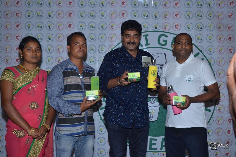 Rajeev-Kanakala-Launches-Chai-Guru-Herbal-Tea-Master-Product